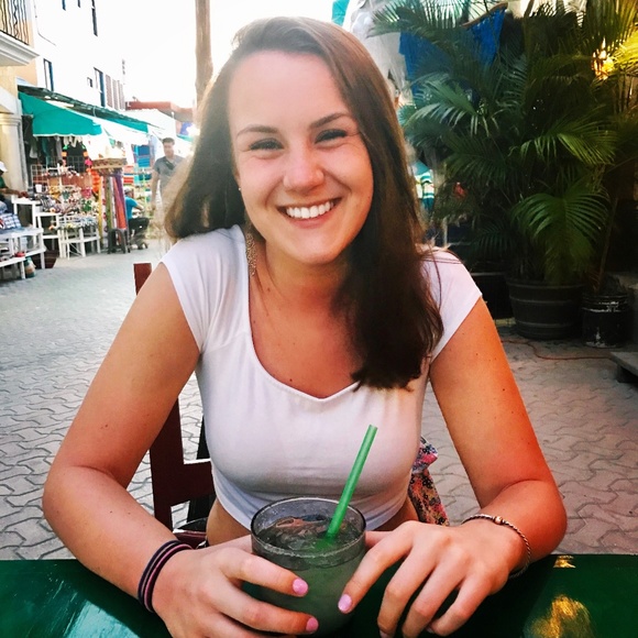 Meet your Posher, Delia - Picture 1 of 1